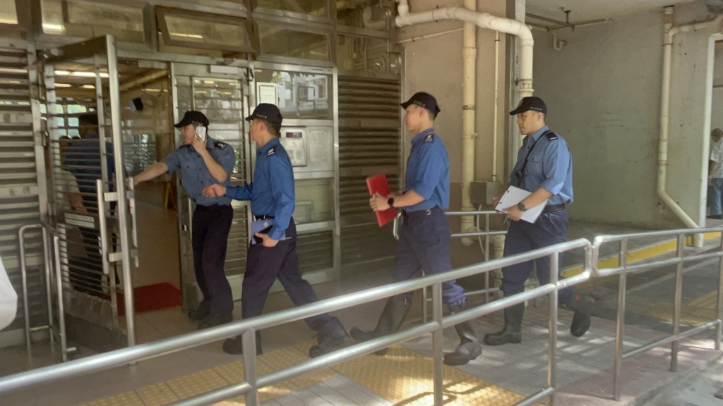 消防員到場調查 消防員到場調查