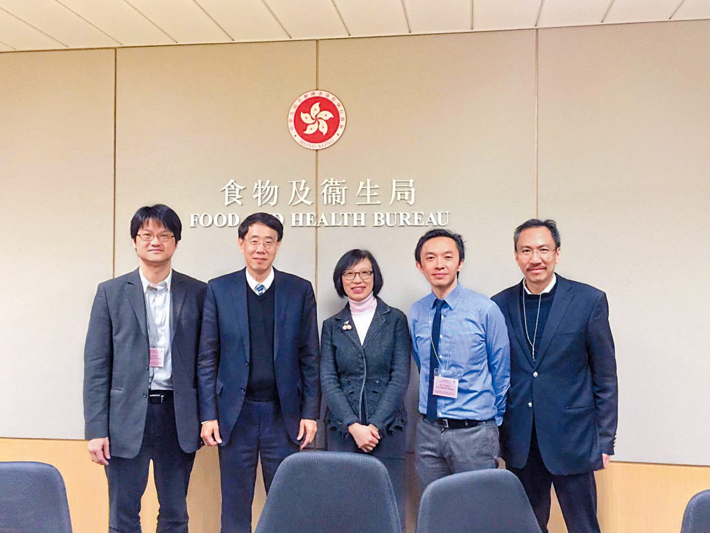 除了行醫，傅錦峯亦對公共醫療十分關注。