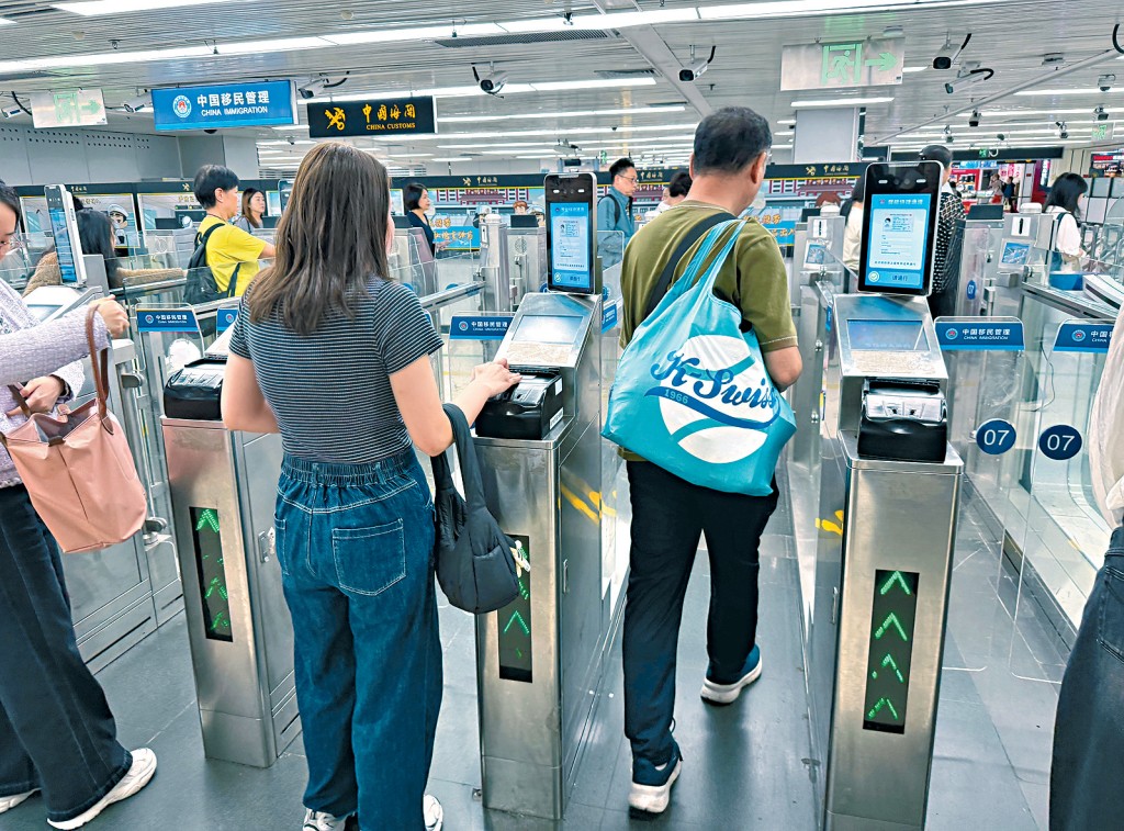 合資格旅客無需出示回鄉證，僅靠生物識別技術便可過關