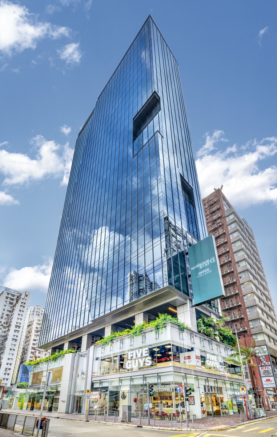 李寧宣佈斥資22.08億元向恒基買入「港匯東」全幢物業。