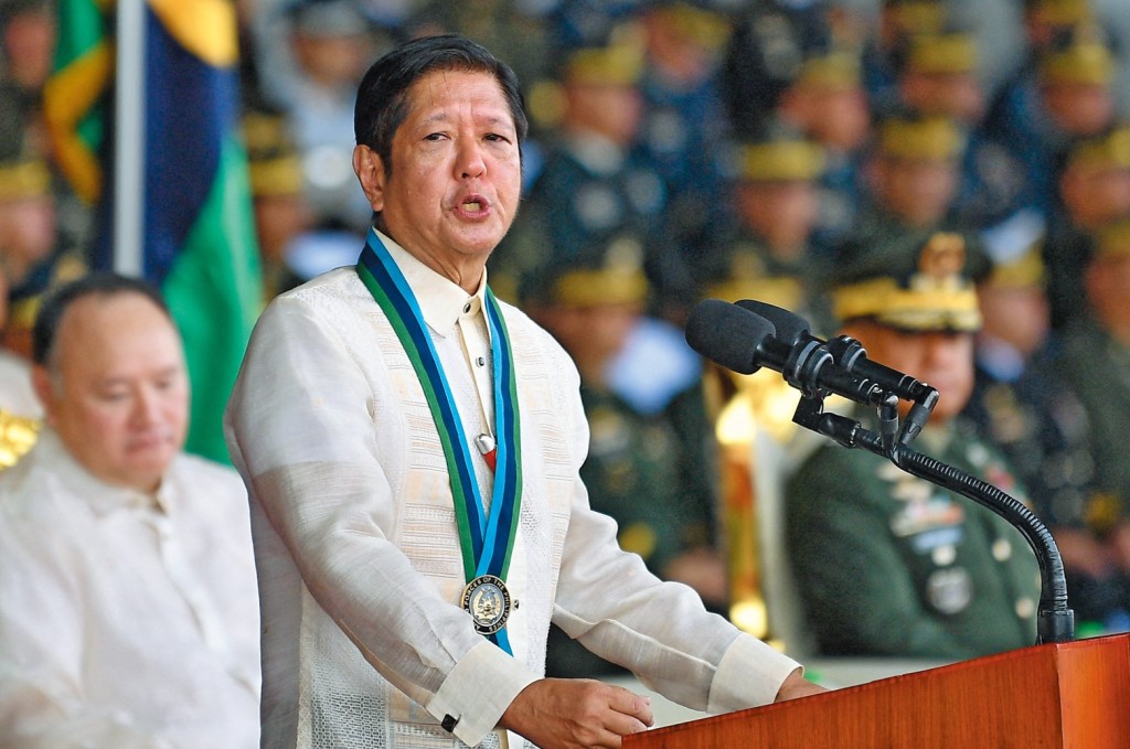 菲律賓總統小馬可斯否認逮捕杜特爾特與五月的中期選舉有關。