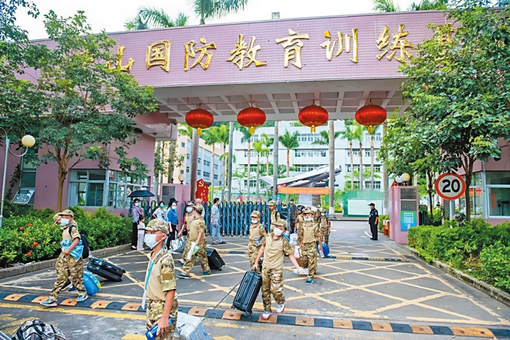 內地國防教育中的拳術訓練，通常包括踢、打、摔、拿等格鬥動作，是學校國防教育與軍警體能戰技的重要項目。