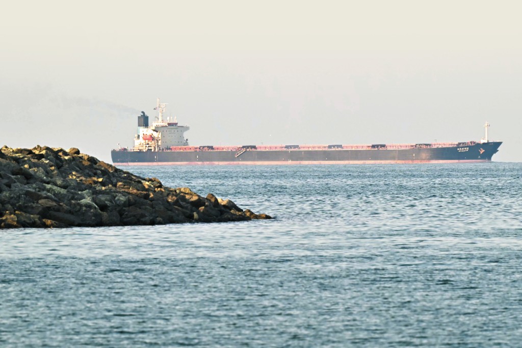 自伊朗封鎖全球石油貿易的主要通道霍爾木茲海峽，令全球陷入油荒。