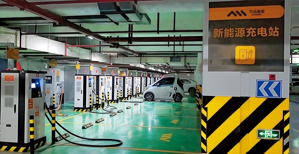 市場對充電樁及充電模組等需求持續擴大，減少車輛與充電樁之間的比例已成為改進新能源汽車行業配套設施的重要趨勢之一。