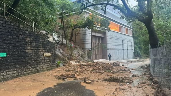 「風烏」在早期預報中預測到最大雨的區域集中在香港的東面，人工智能模式在一定程度幫助天文台作出預告。