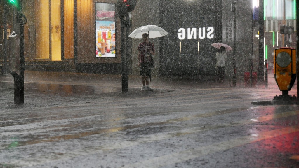 天氣預測|未來一兩小時香港廣泛地區可能受大雨影響 強陣風持續影響本港 天氣預測|未來一兩小時香港廣泛地區可能受大雨影響 強陣風持續影響本港