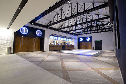 黃埔天地四通八達,與港鐵黃埔站零距離 黃埔天地四通八達,與港鐵黃埔站零距離