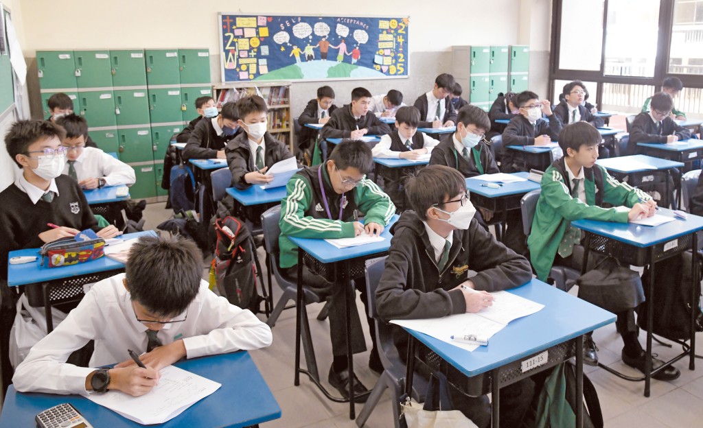 有教育界人士指,本港不少中小學陸續接獲不少回流學生申請插班,相信未來一年插班學位變得緊張。 有教育界人士指,本港不少中小學陸續接獲不少回流學生申請插班,相信未來一年插班學位變得緊張。