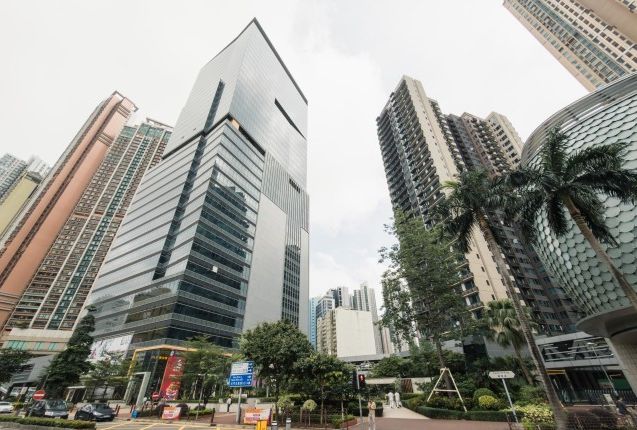 在住屋方面，帖文指出該區既有主打海景的屋苑，亦有價錢相宜且景色優美等選擇