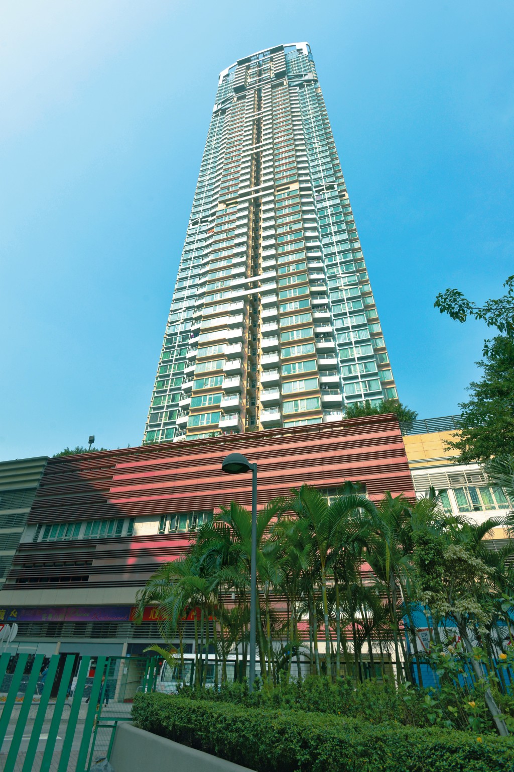 同於街內的亮賢居業主委員會,也贊成把詩歌舞街活化吸引旅客前來打卡。 同於街內的亮賢居業主委員會,也贊成把詩歌舞街活化吸引旅客前來打卡。