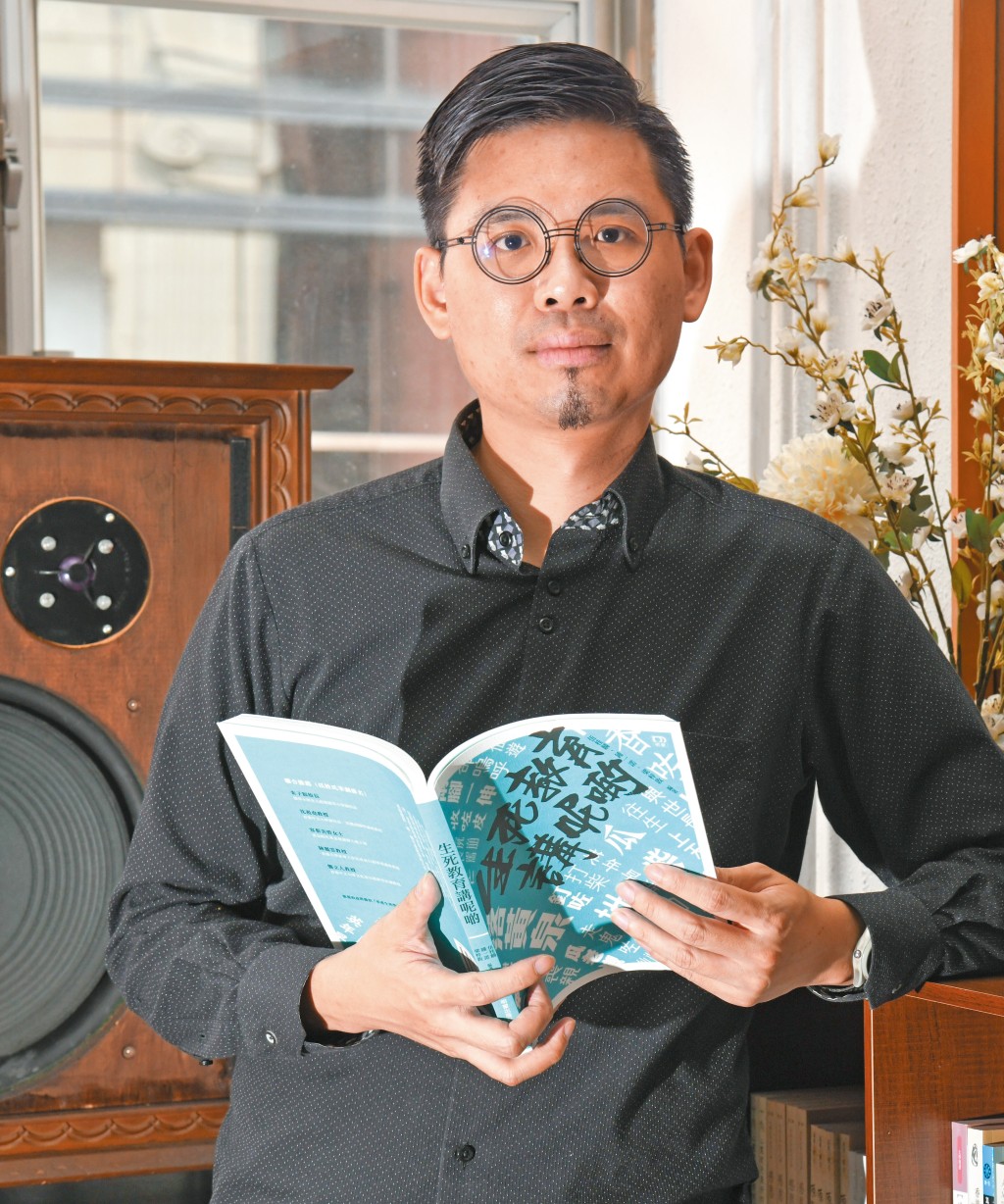 「一切從簡」創辦人伍桂麟，指公院殮房延長免費期至二十八日，已符合九成殮葬所需時間，但仍對相關收費存在隱憂。