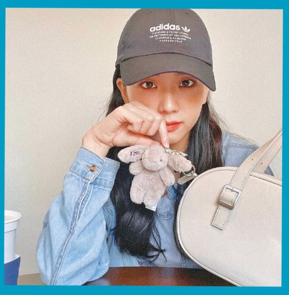 BLACKPINK Jisoo亦是Jellycat粉絲,不時在社交媒體上載珍藏。 BLACKPINK Jisoo亦是Jellycat粉絲,不時在社交媒體上載珍藏。