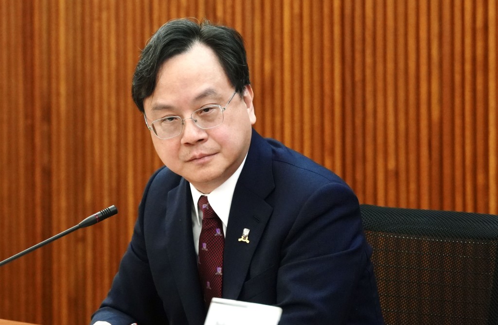 直到9月，中大醫學院副院長盧煜明為新任校長唯一候選人。