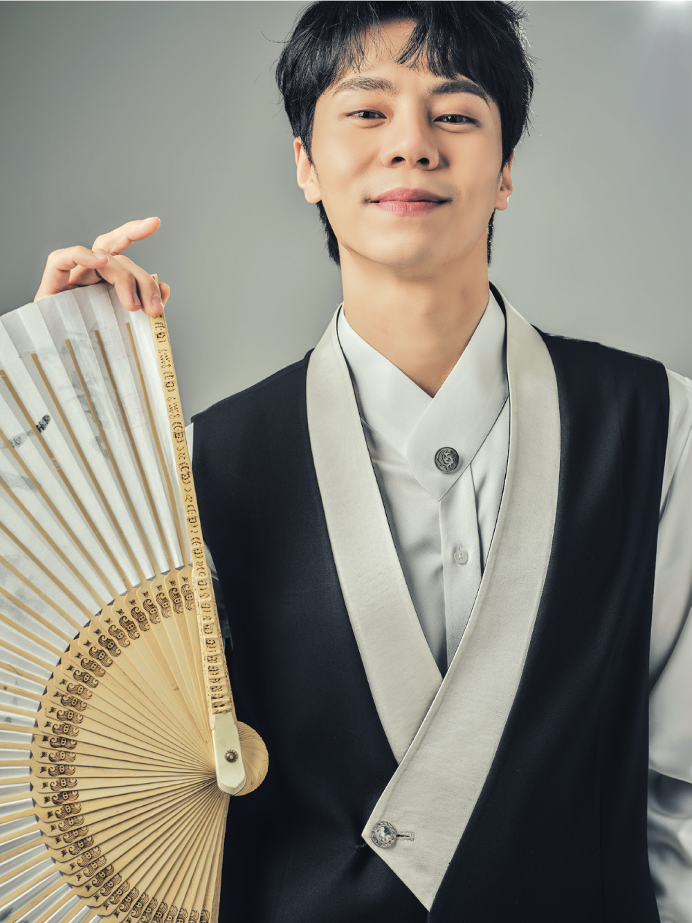 今年香港中樂團將聯同多位韓國演奏家，包括盤索里演奏家金修忍，於樂天音樂廳上演跨越中國音樂與韓國音樂界線的精彩演出。
