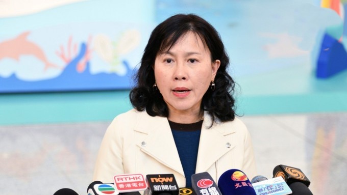 陳美寶高度關注事件 促港鐵盡快解決 機電署已即時派員到場協助 陳美寶高度關注事件 促港鐵盡快解決 機電署已即時派員到場協助