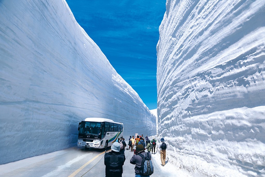 立山黑部大雪壁