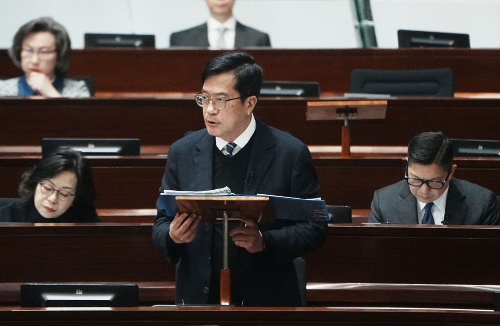 黃偉綸表示，處理所有單位業權需時，原址重建挑戰相當大。