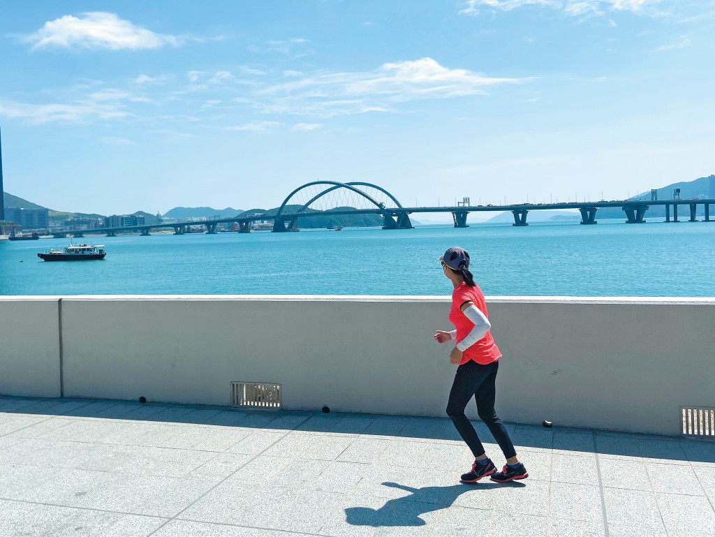 將軍澳海濱公園將舉行的「貢」享浪漫情人節迷你音樂會,會把將軍澳跨灣大橋融合到舞台之上。 將軍澳海濱公園將舉行的「貢」享浪漫情人節迷你音樂會,會把將軍澳跨灣大橋融合到舞台之上。
