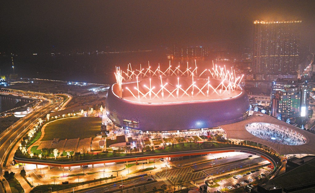 體育園從三月開幕至年底，接待逾七百萬觀眾人次，成為香港推動盛事經濟的核心平台。