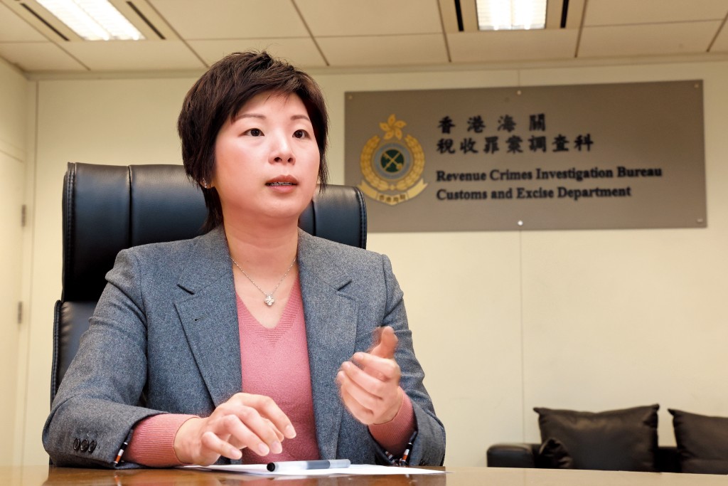 香港海關稅收調查第三組指揮官張瑞敏表示關注非法流動油站的犯罪趨勢。