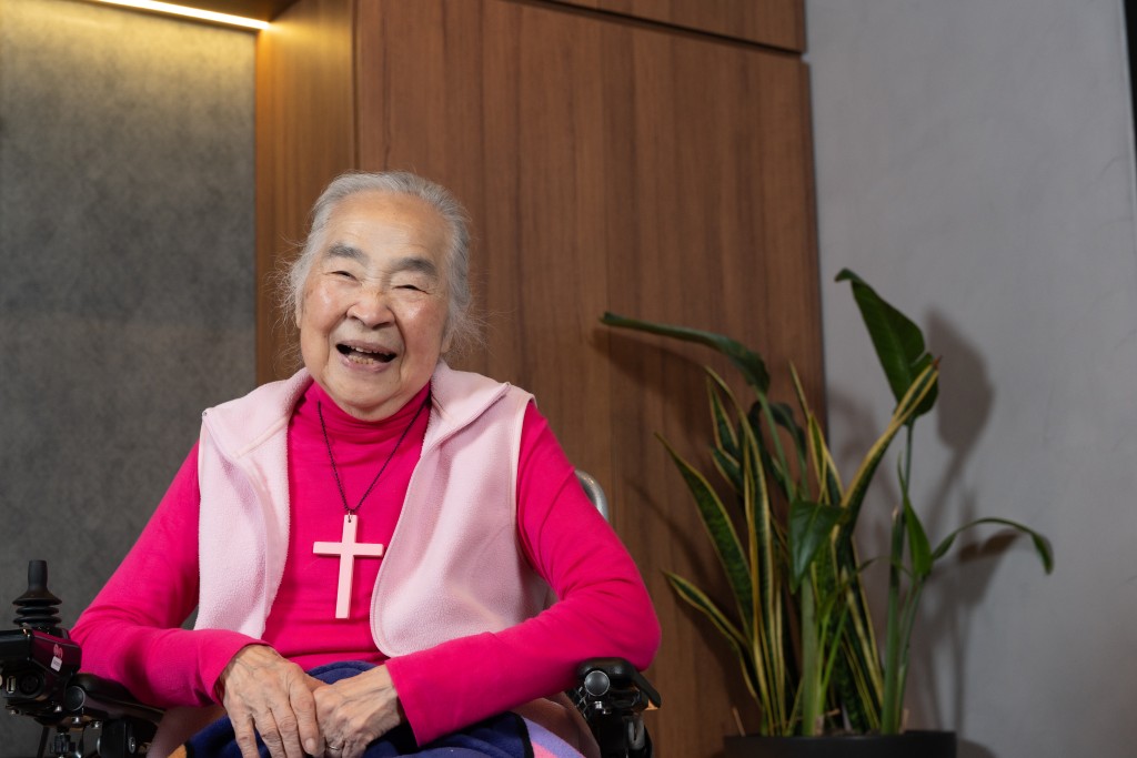 喬宏96歲遺孀小金子靠神迹戰勝子宮頸癌爆喬宏墮機沉船撞車生死刧靈魂出