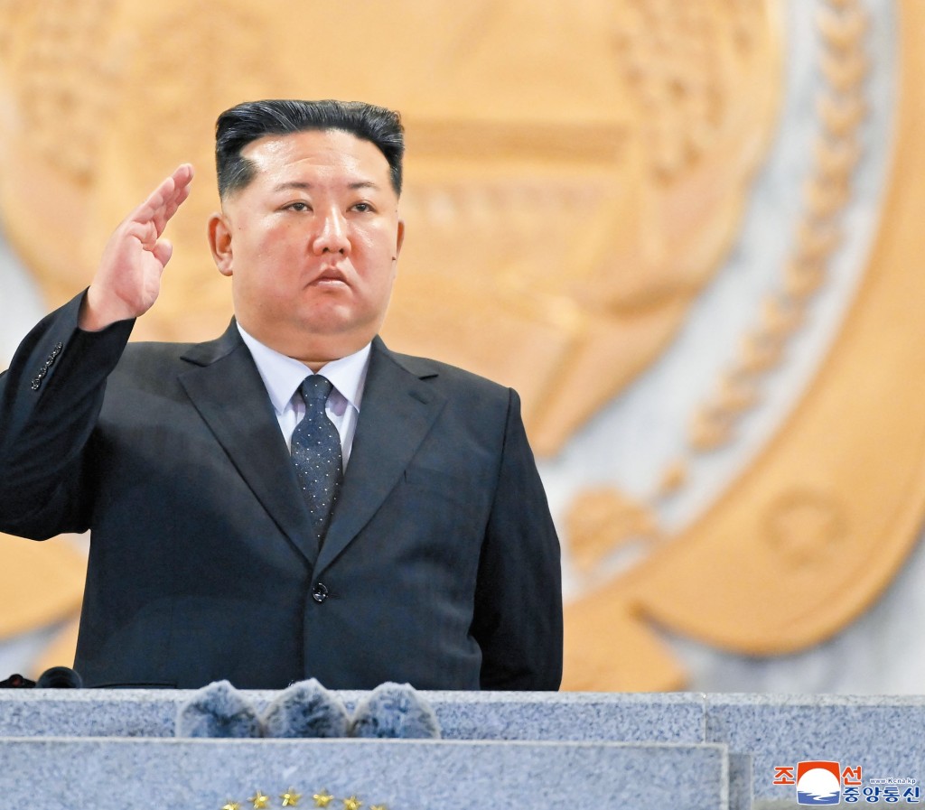 北韓在金正恩領導下積極擴充軍備,不斷試射導彈,有研究估計北韓可能已製造過百枚核彈。 北韓在金正恩領導下積極擴充軍備,不斷試射導彈,有研究估計北韓可能已製造過百枚核彈。