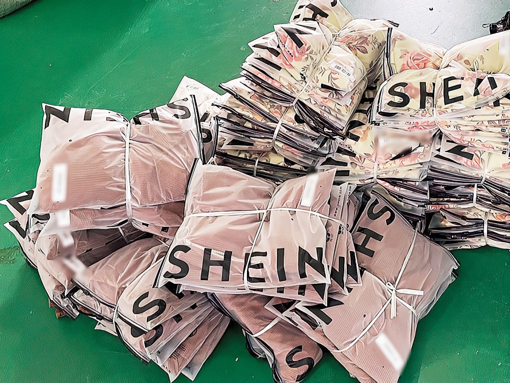 希音的銷售模式以快為主,不會囤積大量貨品。 希音的銷售模式以快為主,不會囤積大量貨品。