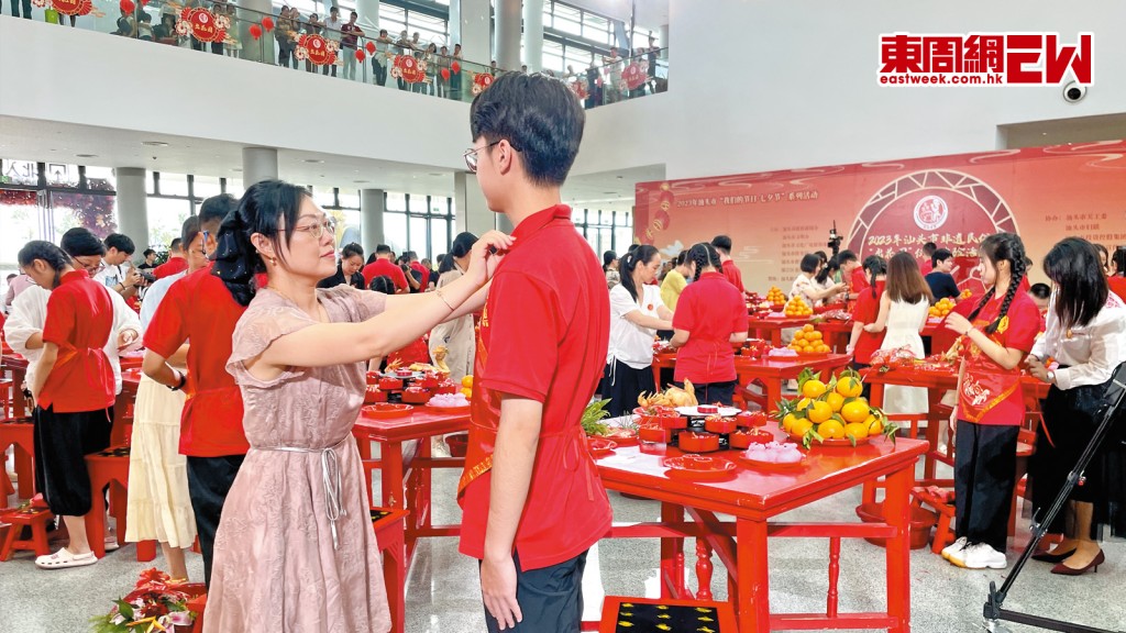 潮汕文化協會近日推廣在潮汕盛行的傳統「出花園成人禮」文化。