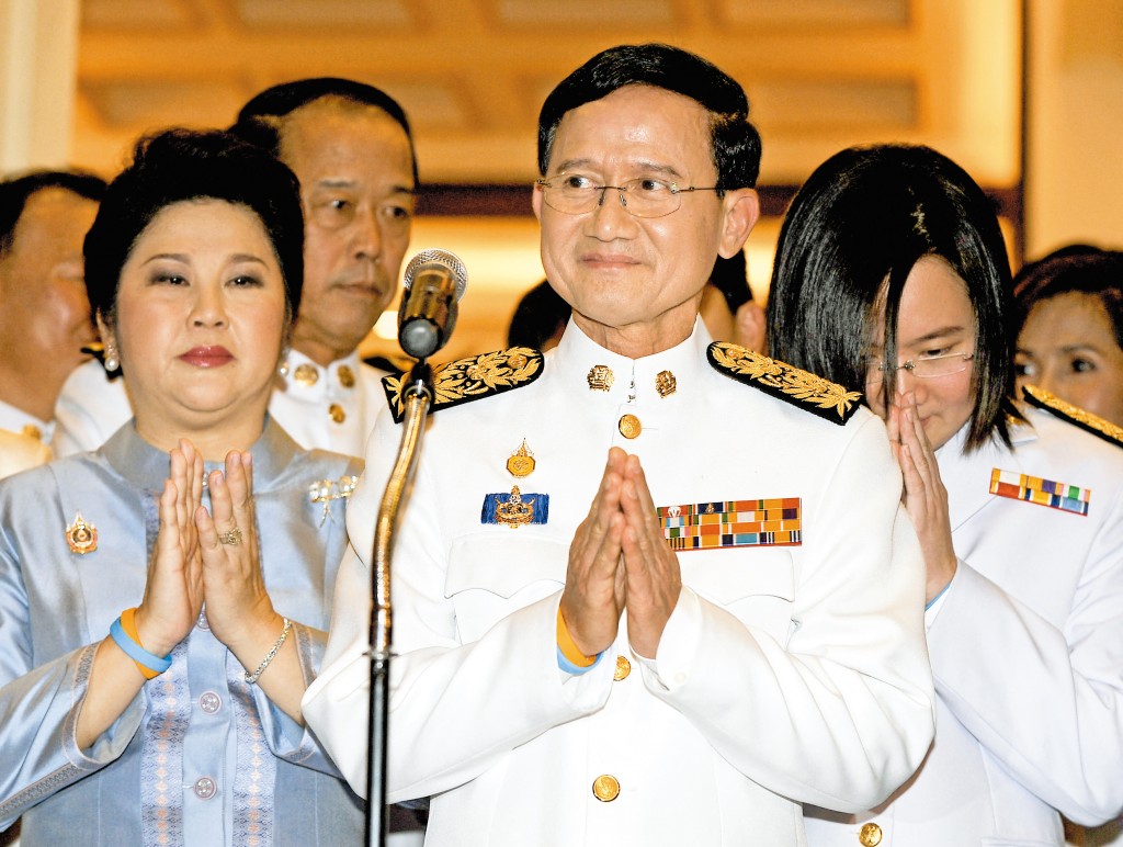 裕差南是前總理頌猜（右）與他信胞妹瑤瓦帕（左）之子。