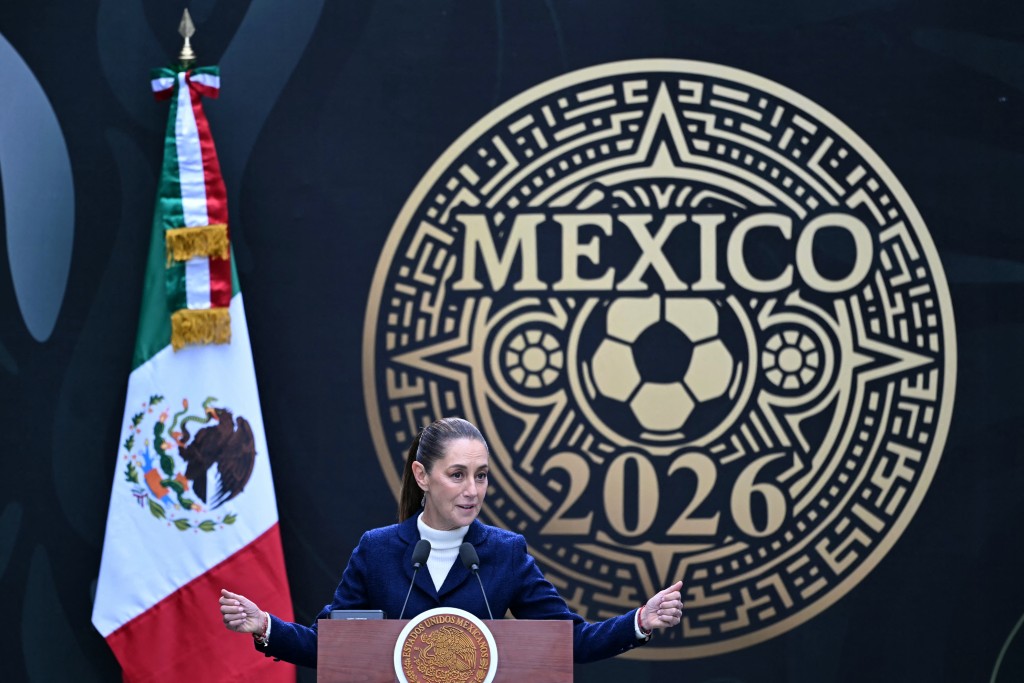 墨西哥獲世界盃合辦權滿以為可帶來經濟收益,但總統辛鮑姆為討好特朗普而打擊毒販,卻引發暴亂。 墨西哥獲世界盃合辦權滿以為可帶來經濟收益,但總統辛鮑姆為討好特朗普而打擊毒販,卻引發暴亂。