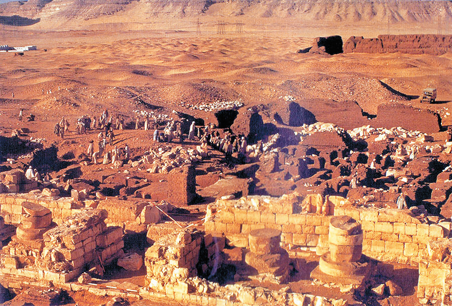 歐洲考古隊以協助埃及發掘文物之名,掠奪該國的寶藏。 歐洲考古隊以協助埃及發掘文物之名,掠奪該國的寶藏。