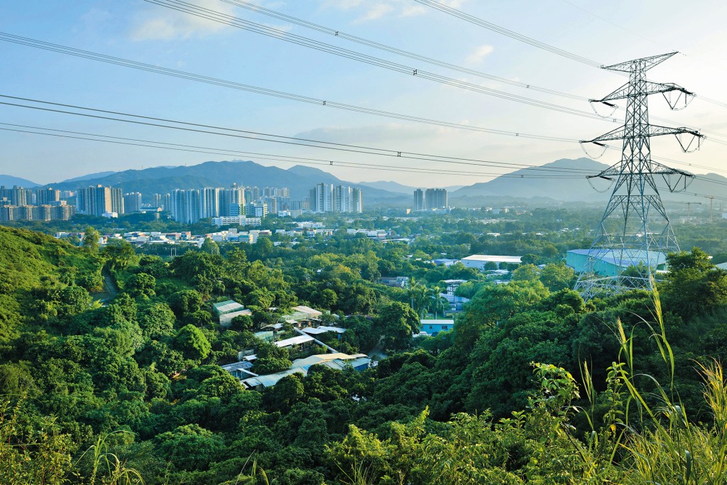 《政府租契續期條例草案》經修訂後，最早一批於二○二五年六月到期的地契涉及約五十個位於油尖旺屬非工業用途的地段，陸續到期的還有港島、九龍和界限街以南大部分地段。