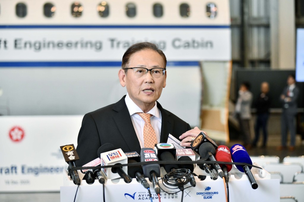 李天柱今早接受電台訪問時表示,新課程打破傳統「跟師傅」邊做邊學的師徒制,轉為系統化專業培訓,學員將獲更多實習機會。 李天柱今早接受電台訪問時表示,新課程打破傳統「跟師傅」邊做邊學的師徒制,轉為系統化專業培訓,學員將獲更多實習機會。