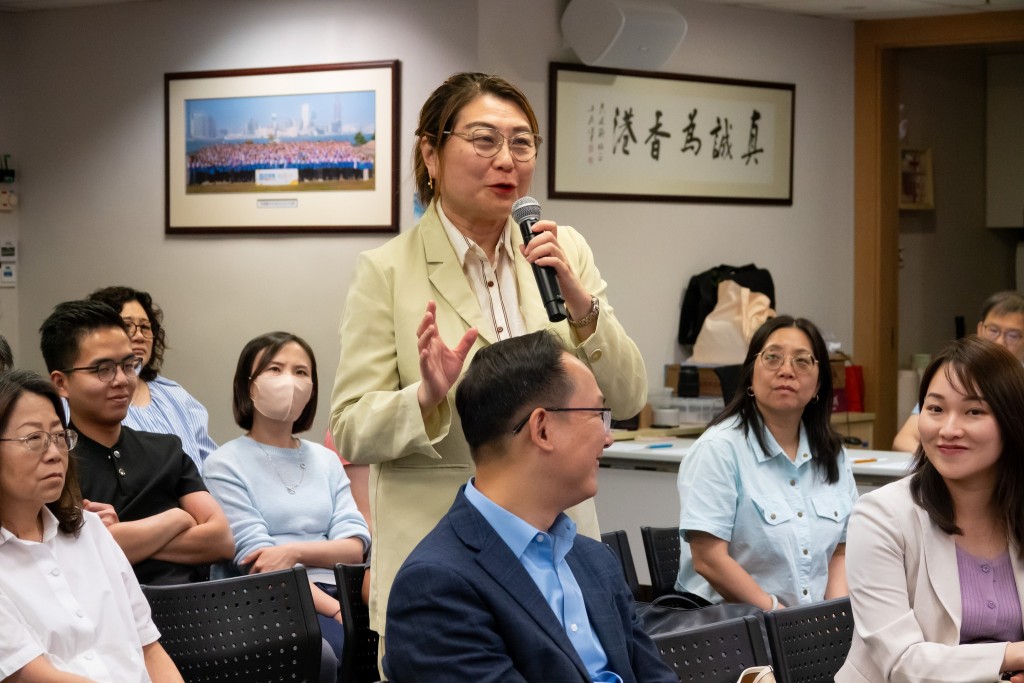 何永賢指當日的交流氣氛良好,不少出席的朋友都舉手提問或分享見解。 何永賢指當日的交流氣氛良好,不少出席的朋友都舉手提問或分享見解。