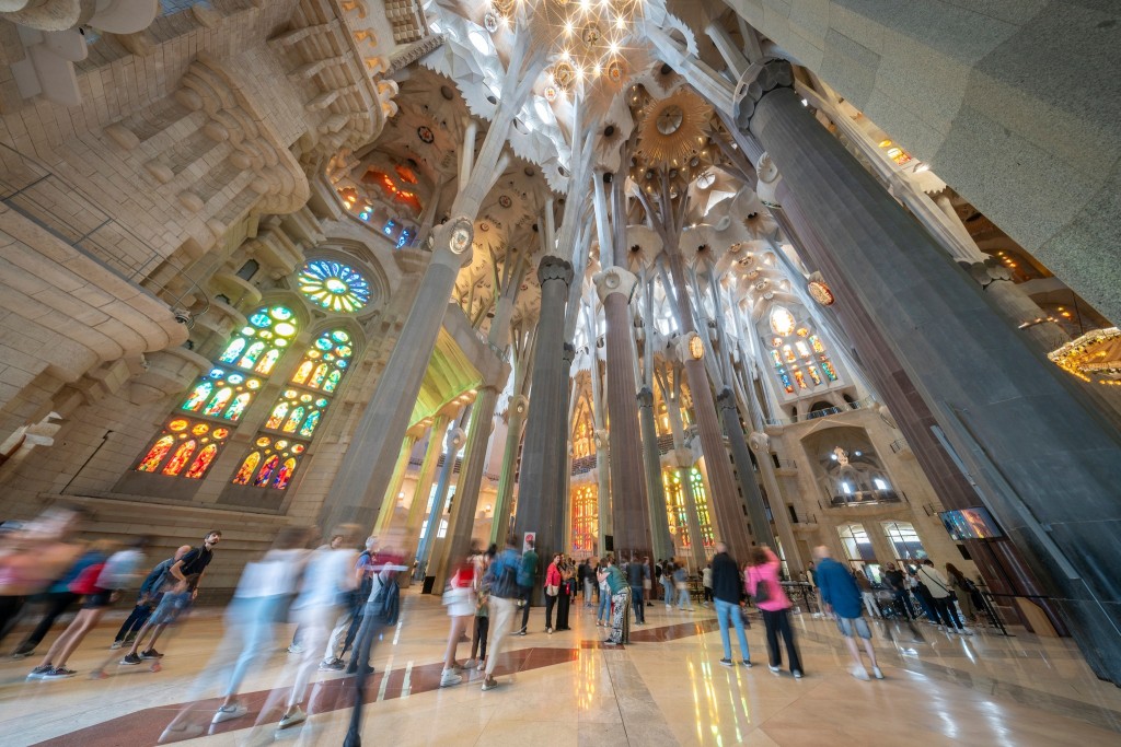 隨着主塔即將落成，西班牙官方估計，慕名而來的旅客勢必增加。