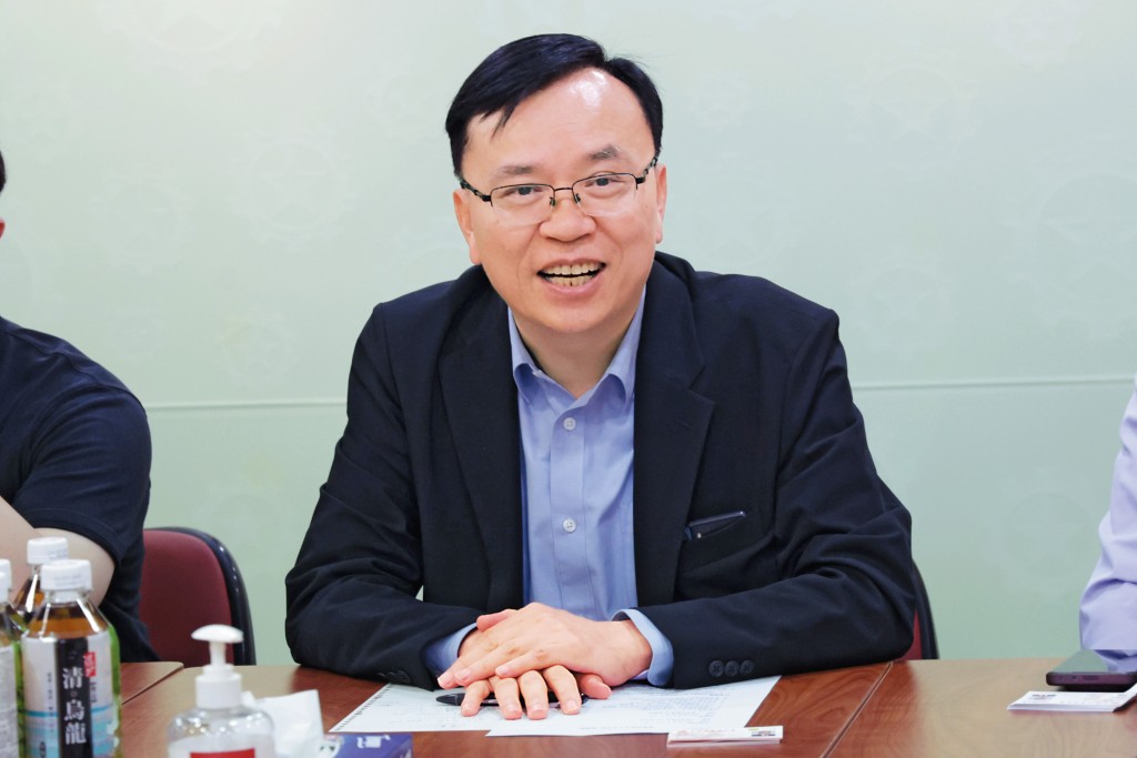 立法會議員黃國期望勞顧會發揮好集體協商的平台角色。 立法會議員黃國期望勞顧會發揮好集體協商的平台角色。