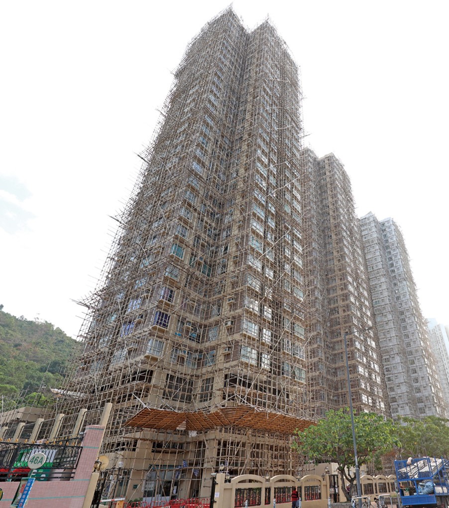 屯門怡樂花園外牆維修屬小型工程,未被勒令停工,但也陷入近乎「停擺」困局。 屯門怡樂花園外牆維修屬小型工程,未被勒令停工,但也陷入近乎「停擺」困局。