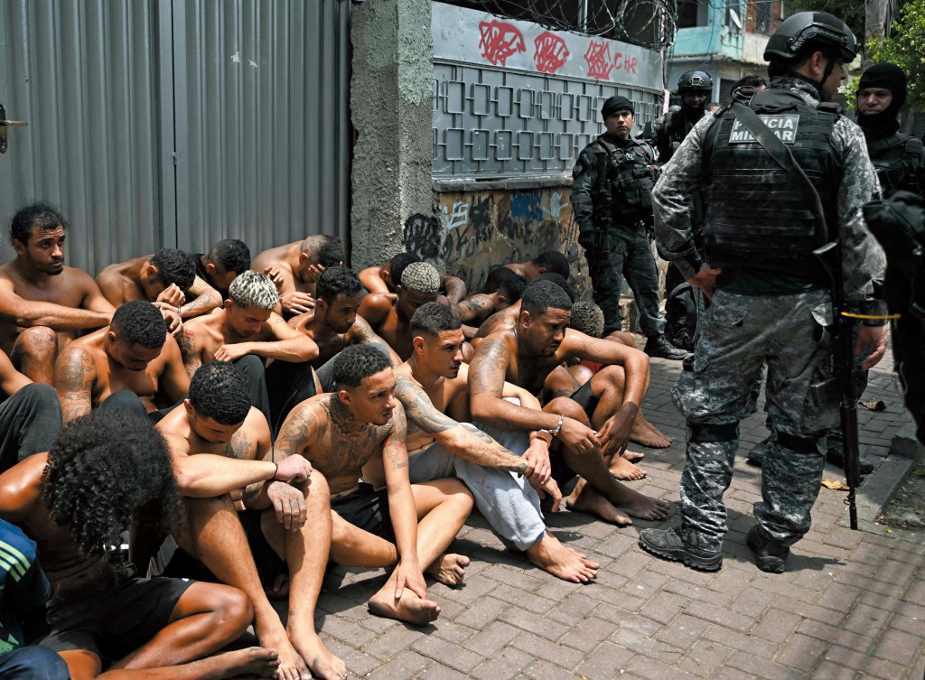 百多名「紅色司令部」成員被捕,但目標首領則逃脫。 百多名「紅色司令部」成員被捕,但目標首領則逃脫。