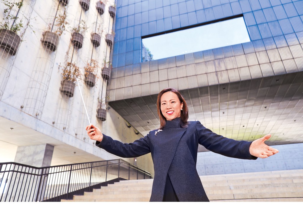 葉詠媛解釋,指揮家的「樂器」便是樂隊,透過肢體動作與樂手溝通,令心中效果得以呈現。 葉詠媛解釋,指揮家的「樂器」便是樂隊,透過肢體動作與樂手溝通,令心中效果得以呈現。