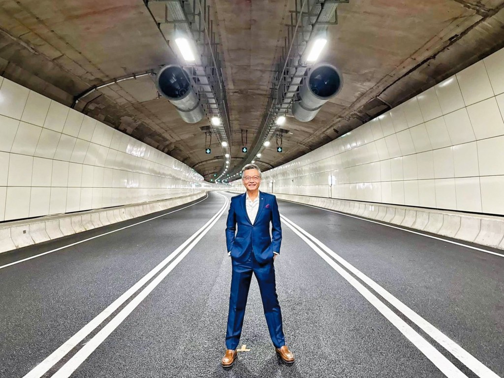 林正財近日參觀中九龍繞道,料明年通車後,他由油麻地返將軍澳辦公室只需十五分鐘。 林正財近日參觀中九龍繞道,料明年通車後,他由油麻地返將軍澳辦公室只需十五分鐘。