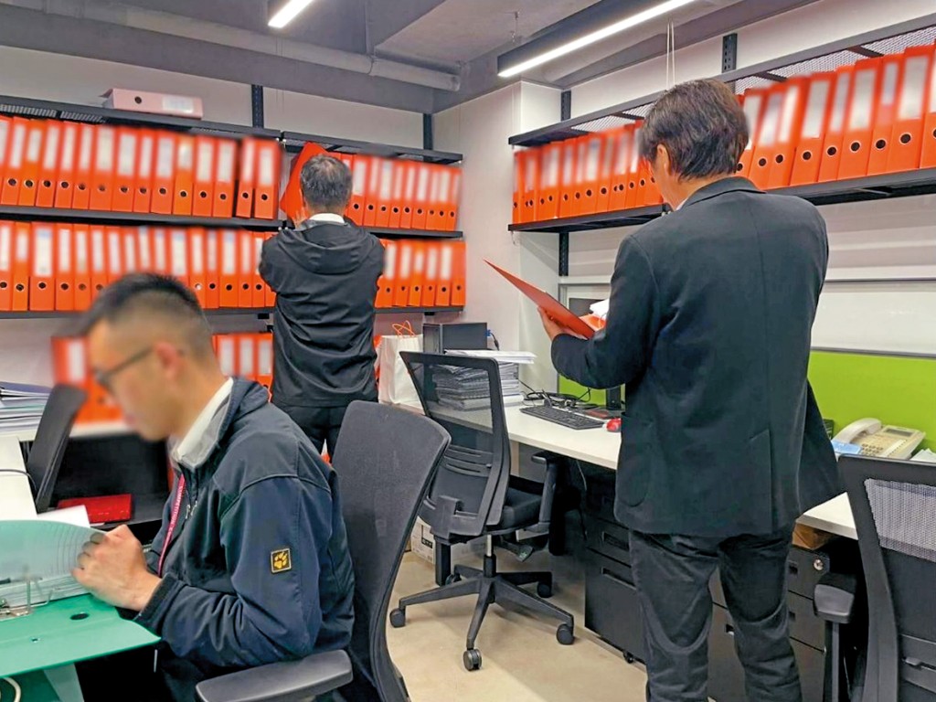 政府及相關機構加強打擊圍標,競委會早前搜查多間涉嫌圍標的顧問公司及承辦商。 政府及相關機構加強打擊圍標,競委會早前搜查多間涉嫌圍標的顧問公司及承辦商。