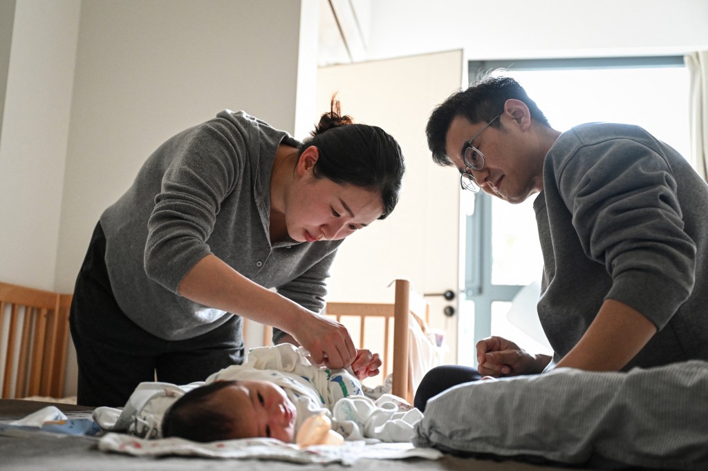 多地政府以派錢方式鼓勵夫婦生育。