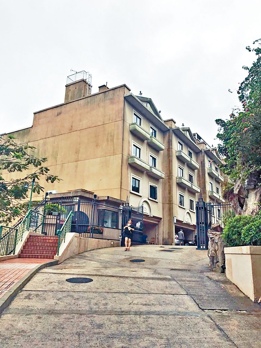 莊佳誠2023年1月以36億元買入由6幢洋房組成的深水灣道66號