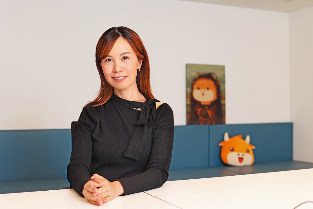 富途證券高級分析師馮文慧現時每星期至少主持一場實體講座，多數在尖沙咀分行舉行，場場爆滿。