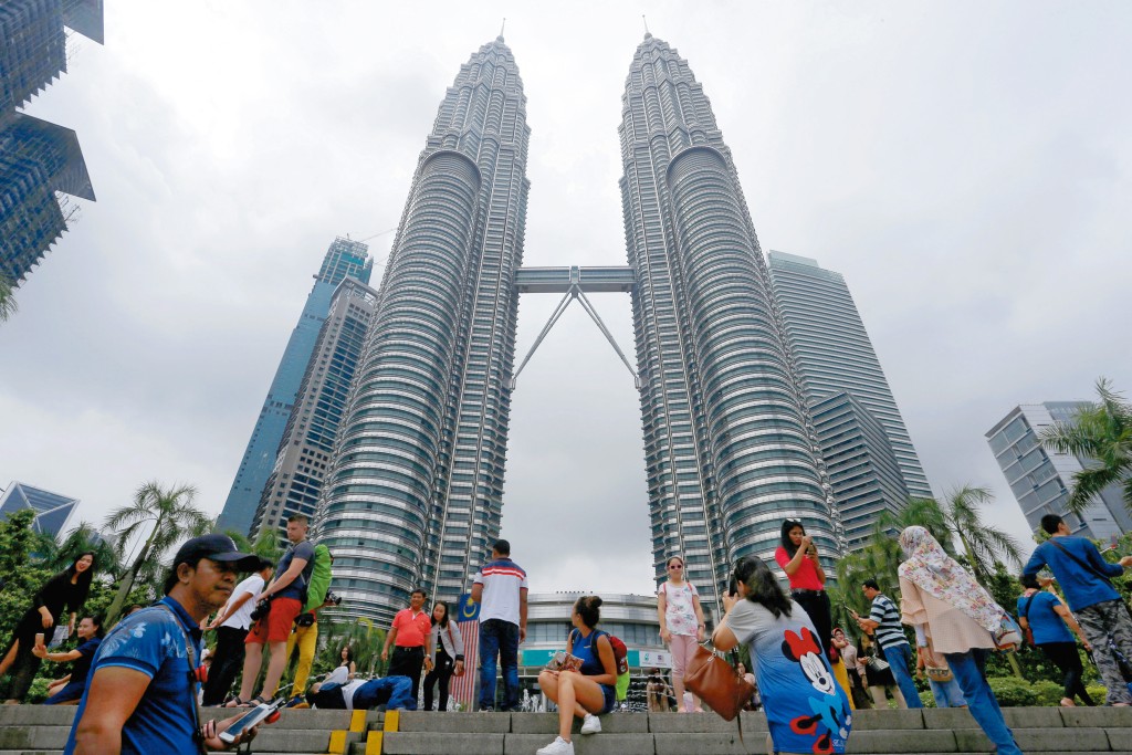 馬來西亞令吉過去一年跌幅超過百分之六，政府多次出口術捍衛匯率。