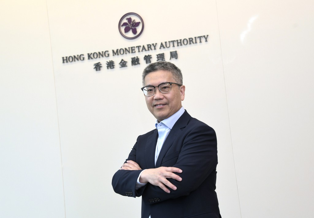 金管局副總裁阮國恒日前接受訪問時稱,對業界表明若有個別個案是銀行處理不當,「我們一定介入、我們一定處理」。 金管局副總裁阮國恒日前接受訪問時稱,對業界表明若有個別個案是銀行處理不當,「我們一定介入、我們一定處理」。