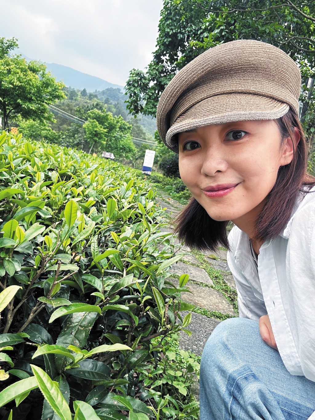 黃芳雯走訪福建茶園揀選適合香港銷售的茶葉產品。