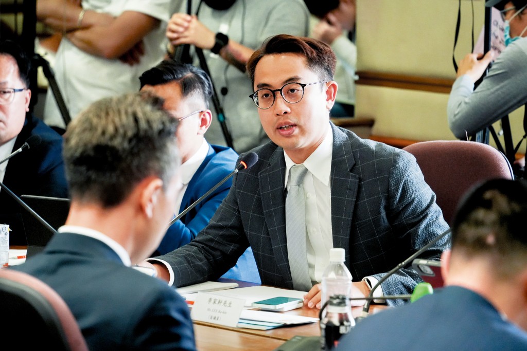 油尖旺區議員李家軒希望街頭表演變得固定兼有秩序。