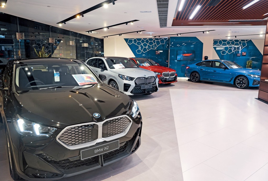 寶馬車行有多輛陳列車已出售，多種車款已斷市。