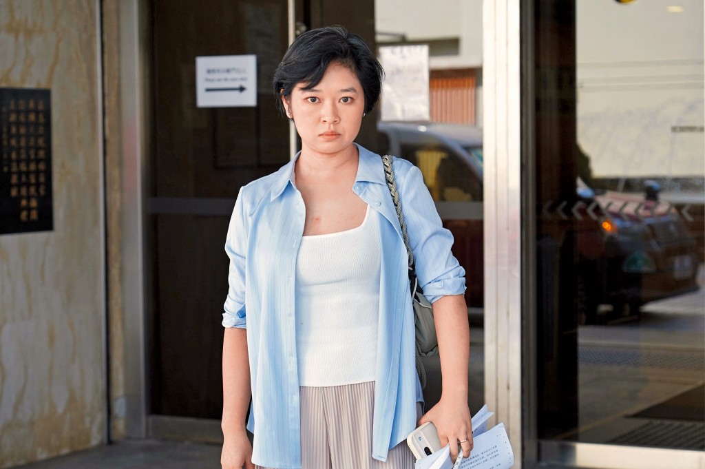 鄭嘉如現於多間外媒做「炒散」工作。 鄭嘉如現於多間外媒做「炒散」工作。